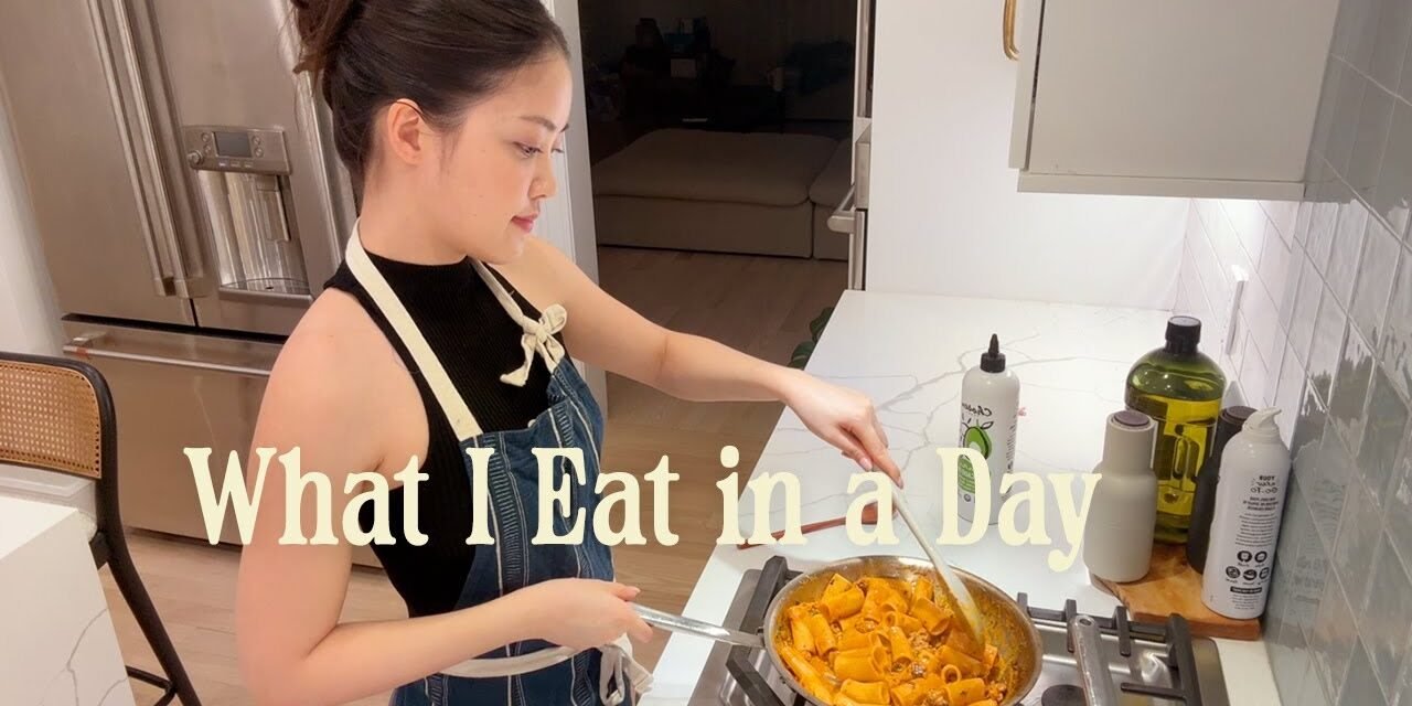 Homebody in New York | What I Eat in a Day (easy meals, food I've been craving, fitness journey)