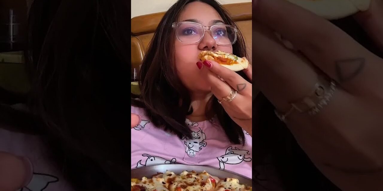 what i eat in a day *Bhai's BIRTHDAY Edition* #shorts #youtubeshorts #foodie #birthday #ashortaday