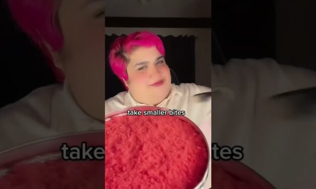 I EAT CAKE AND LOSE WEIGHT? #eating #food #shorts #cake #diet