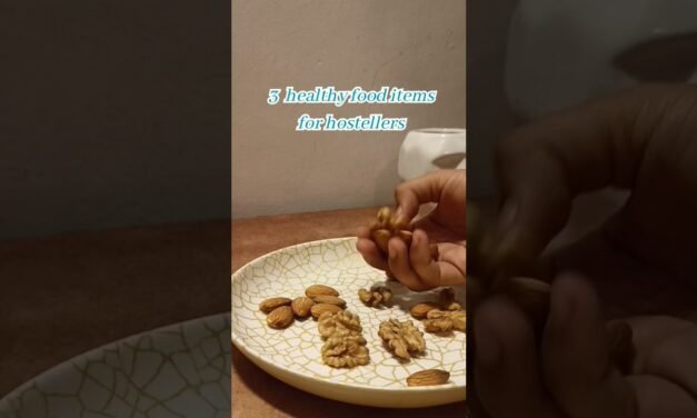 Things to eat in hostel | Hostel hacks |#shorts  #youtubeshorts #hostel #relatable #food #healthy